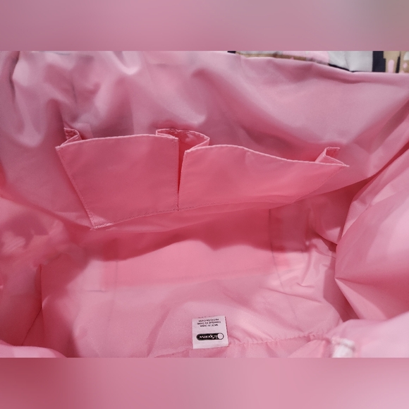 LeSportsac x Disney - Small World "Global Journey" Carryall Tote - Like New - Picture 10 of 11